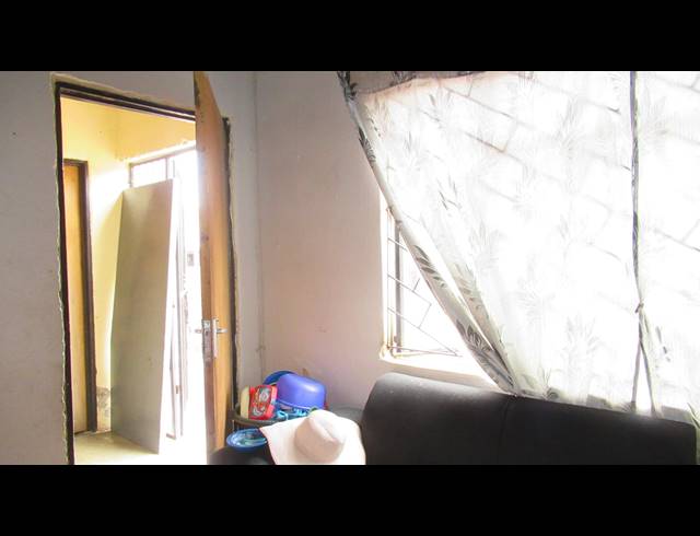 5 BEDROOM HOUSE FOR SALE IN SOSHANGUVE FF